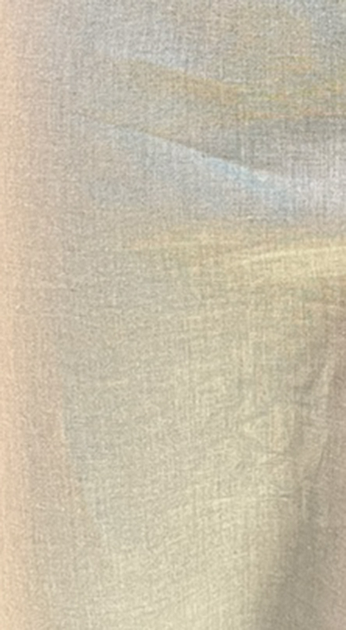 Puur linnen jurkje voor een natuurlijk en ecologisch afscheid. Duurzame uitvaartkleding, met zorg gemaakt en passend bij elke natuurbegrafenis.